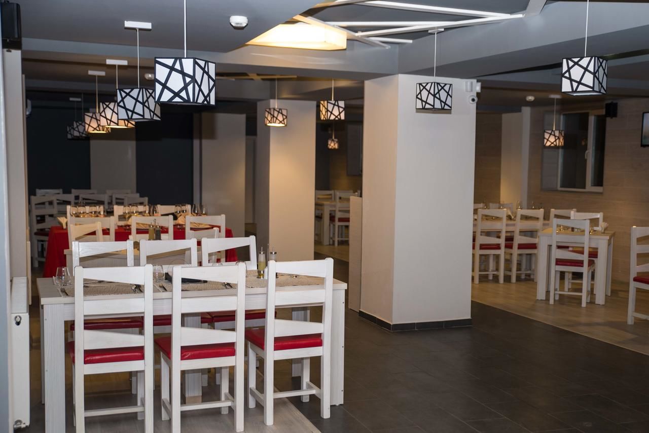 Отель Net Hotel Pitesti Питешти-17