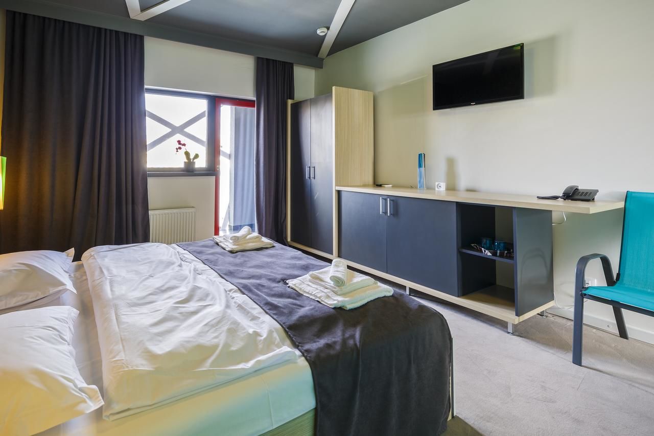 Отель Net Hotel Pitesti Питешти-19