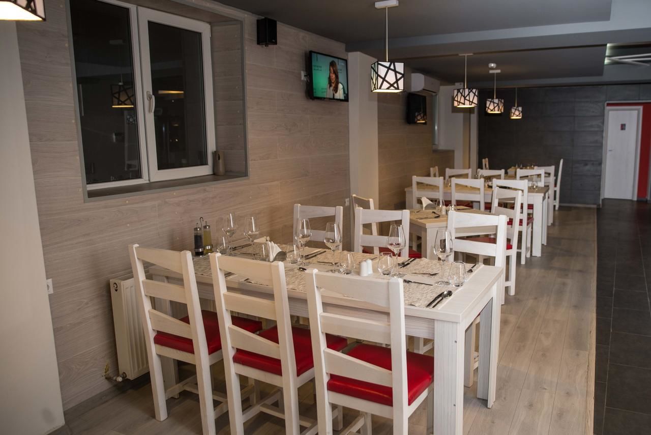 Отель Net Hotel Pitesti Питешти-23