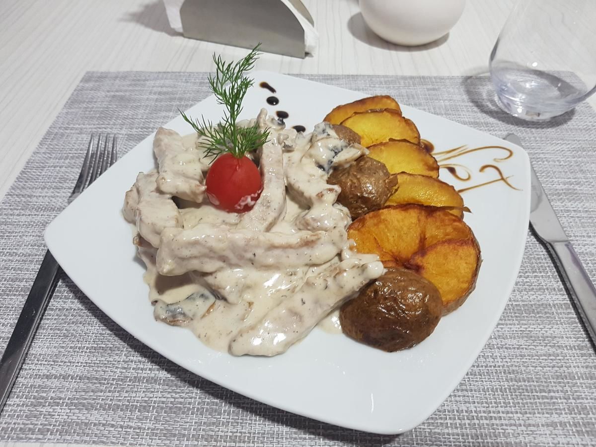 Отель Net Hotel Pitesti Питешти-9