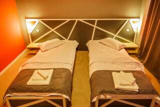 Отель Net Hotel Pitesti Питешти Двухместный номер Делюкс с 2 отдельными кроватями-3